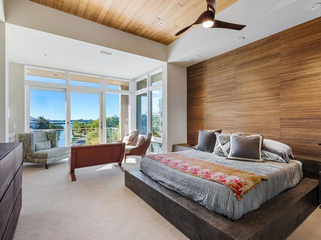 1404 KENILWORTH STREET, Sarasota, FL 34231