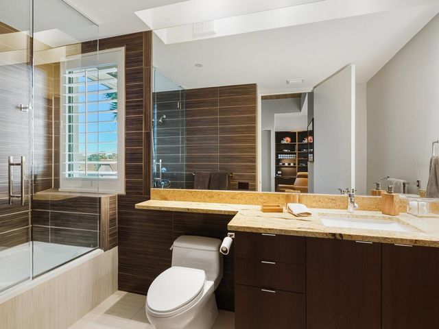 1404 KENILWORTH STREET, Sarasota, FL 34231