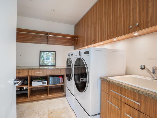 1404 KENILWORTH STREET, Sarasota, FL 34231