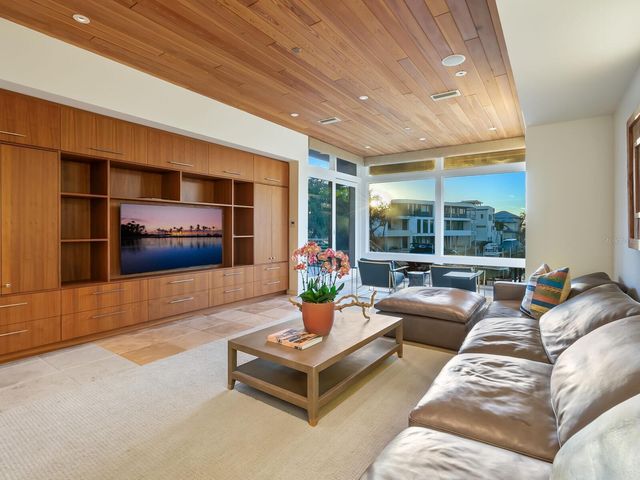 1404 KENILWORTH STREET, Sarasota, FL 34231