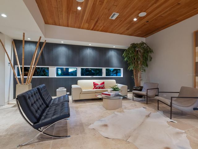 1404 KENILWORTH STREET, Sarasota, FL 34231