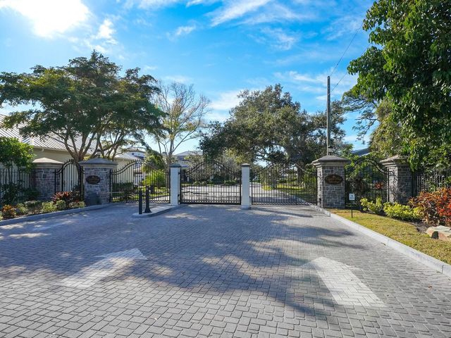 1404 KENILWORTH STREET, Sarasota, FL 34231