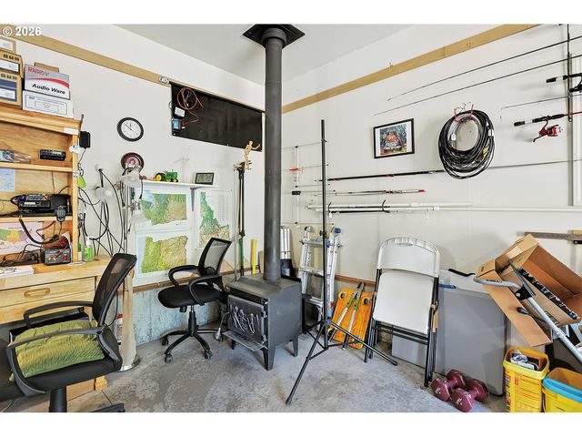 1001 Nw KASPAR Rd, Stevenson, WA 98648