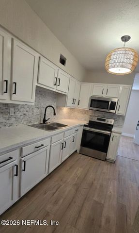 1857 BROOKVIEW Drive S, Jacksonville, FL 32246