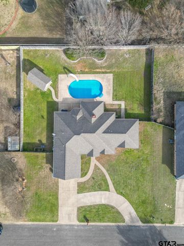 825 Braewood Cir, Lindale, TX 75771