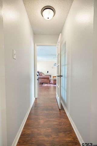 825 Braewood Cir, Lindale, TX 75771