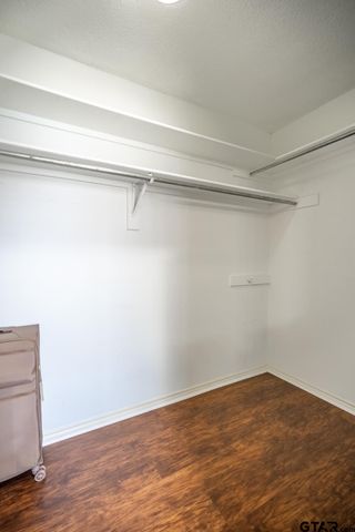 825 Braewood Cir, Lindale, TX 75771