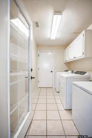 825 Braewood Cir, Lindale, TX 75771