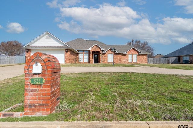 825 Braewood Cir, Lindale, TX 75771