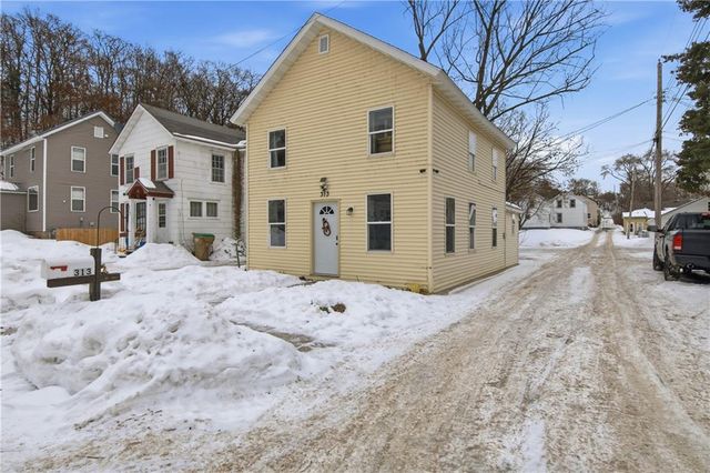 313 E Willow Street, Chippewa Falls, WI 54729