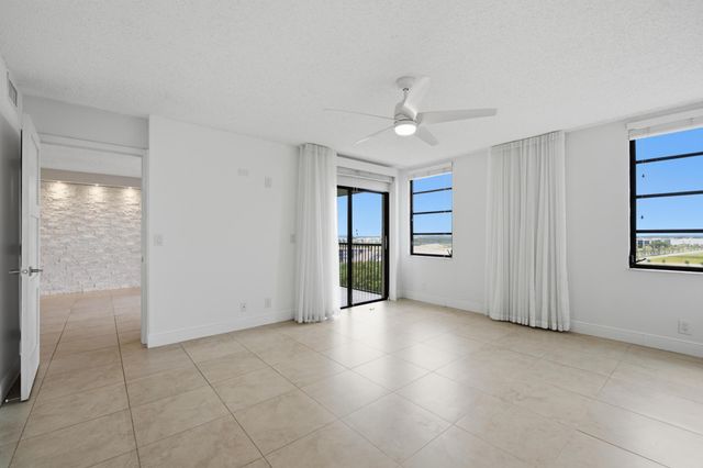 2215 Cypress Island Drive 906, Pompano Beach, FL 33069