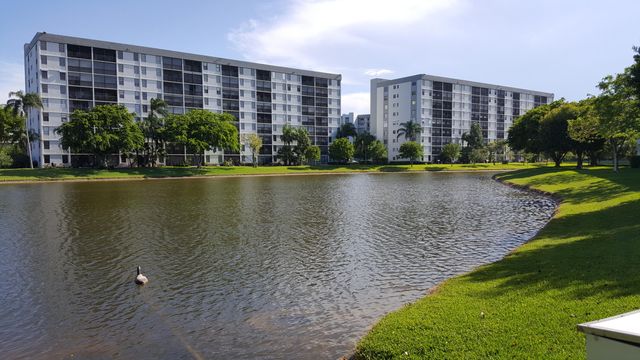 2215 Cypress Island Drive 906, Pompano Beach, FL 33069