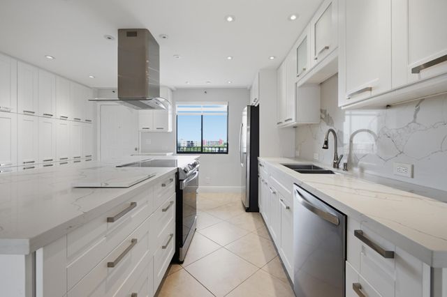 2215 Cypress Island Drive 906, Pompano Beach, FL 33069