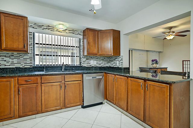 4731 Greentree Drive B, Boynton Beach, FL 33436