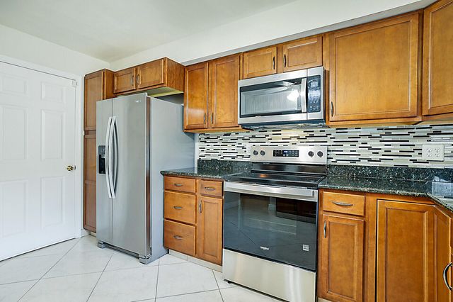 4731 Greentree Drive B, Boynton Beach, FL 33436