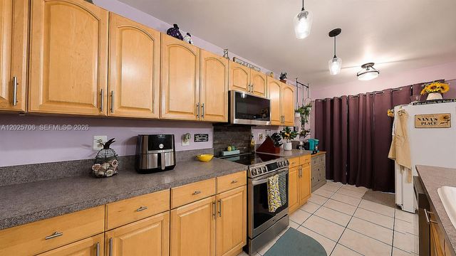1633 Greer Ave, Homestead, FL 33035