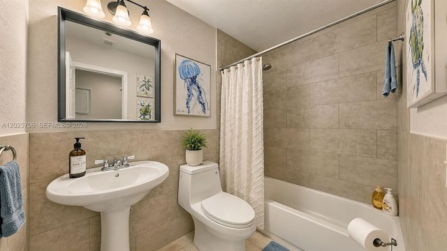 1633 Greer Ave, Homestead, FL 33035