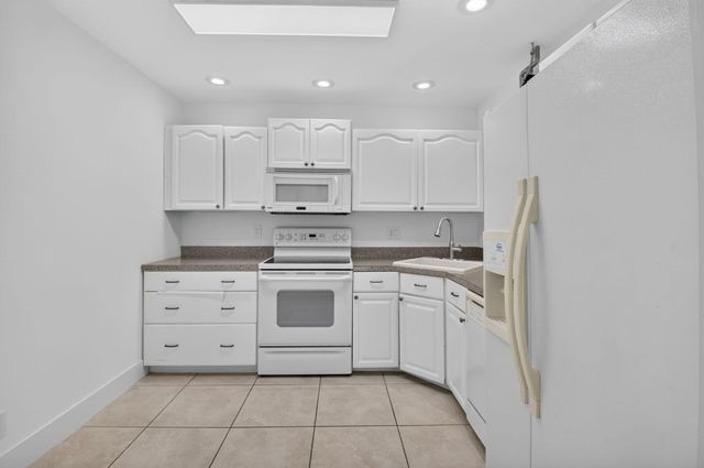 8617 Boca Glades Boulevard W F, Boca Raton, FL 33434