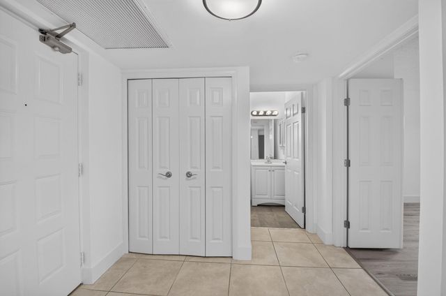 8617 Boca Glades Boulevard W F, Boca Raton, FL 33434