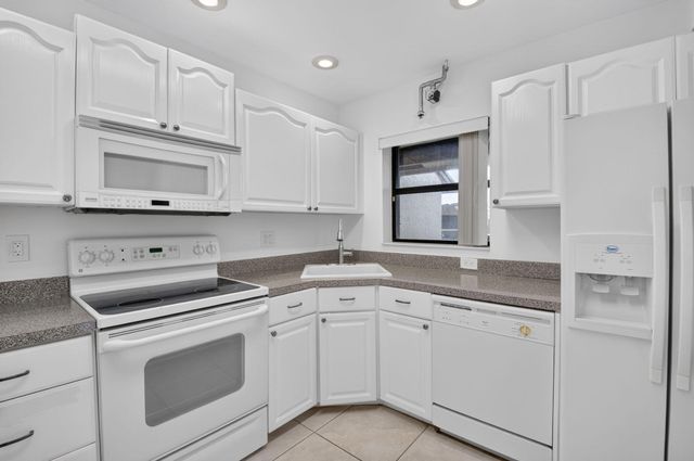 8617 Boca Glades Boulevard W F, Boca Raton, FL 33434