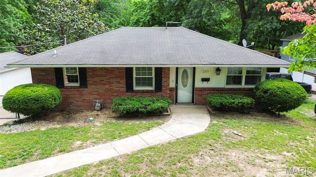 2255 Alby Street, Alton, IL 62002