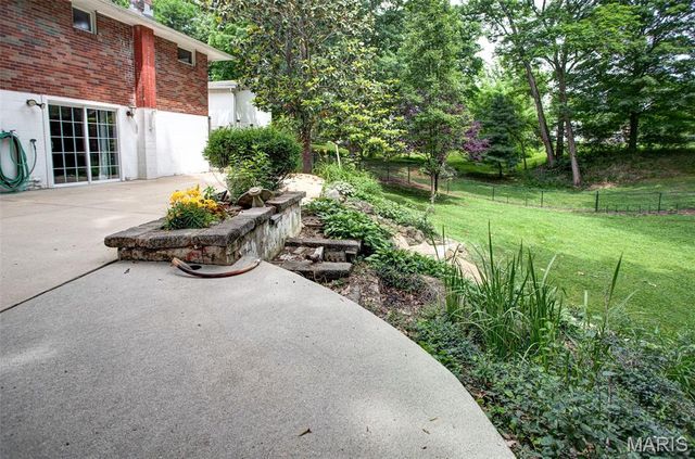 2255 Alby Street, Alton, IL 62002