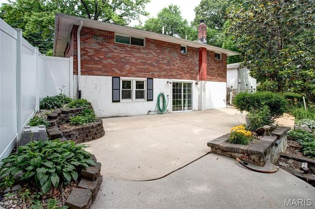 2255 Alby Street, Alton, IL 62002