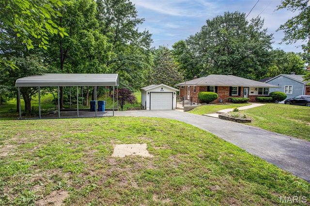 2255 Alby Street, Alton, IL 62002