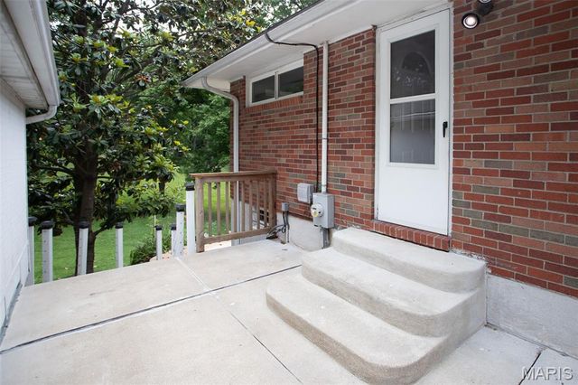 2255 Alby Street, Alton, IL 62002
