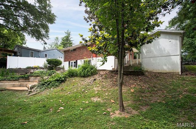 2255 Alby Street, Alton, IL 62002