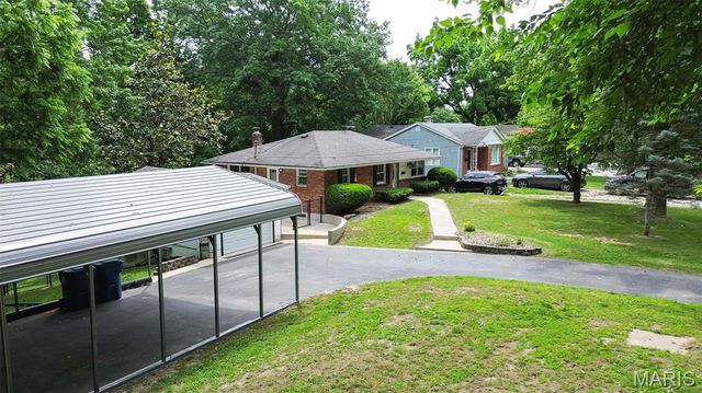 2255 Alby Street, Alton, IL 62002