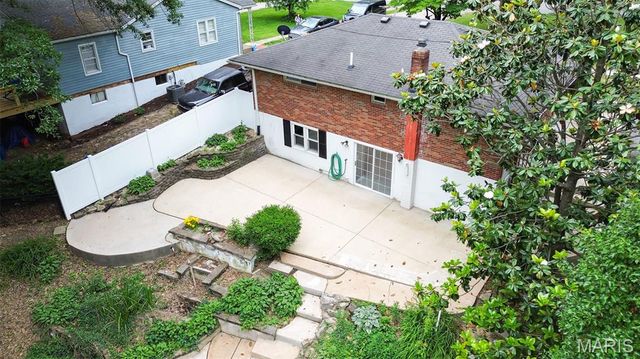 2255 Alby Street, Alton, IL 62002