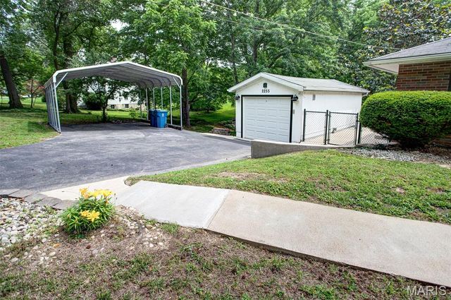 2255 Alby Street, Alton, IL 62002