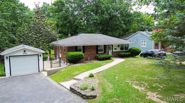 2255 Alby Street, Alton, IL 62002