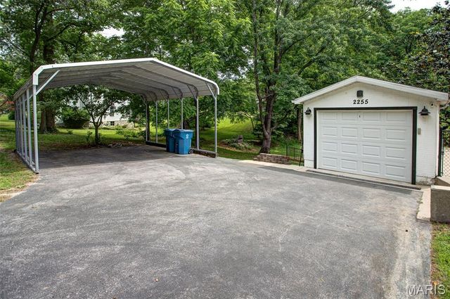 2255 Alby Street, Alton, IL 62002