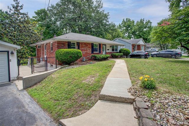 2255 Alby Street, Alton, IL 62002