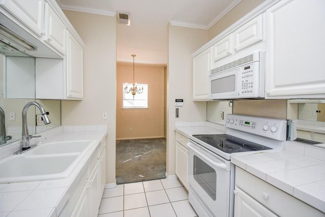 9800 Pagewood Lane 2108, Houston, TX 77042