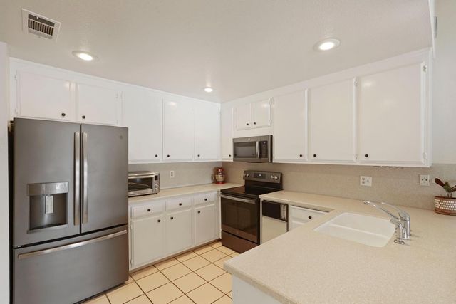 5527 Grouse Run Dr, Stockton, CA 95207