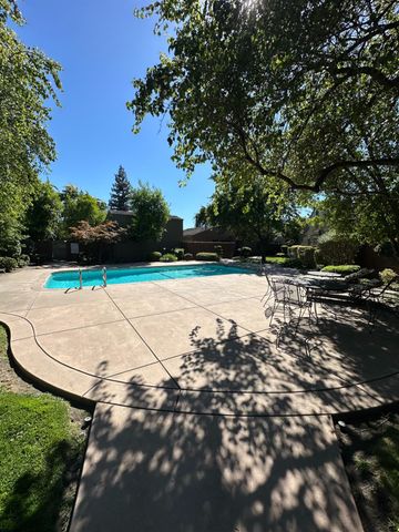 5527 Grouse Run Dr, Stockton, CA 95207