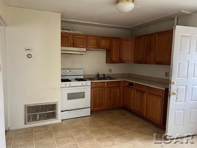 210 Stratford Drive, Adrian, MI 49221