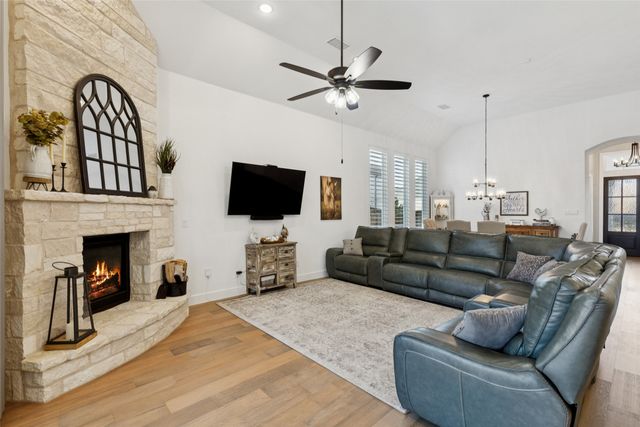 1421 Bluestem Drive, Aubrey, TX 76227