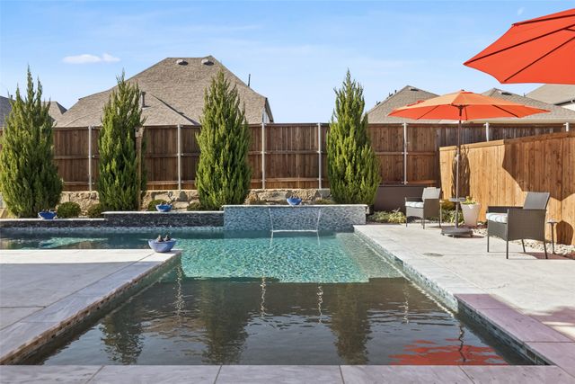 1421 Bluestem Drive, Aubrey, TX 76227