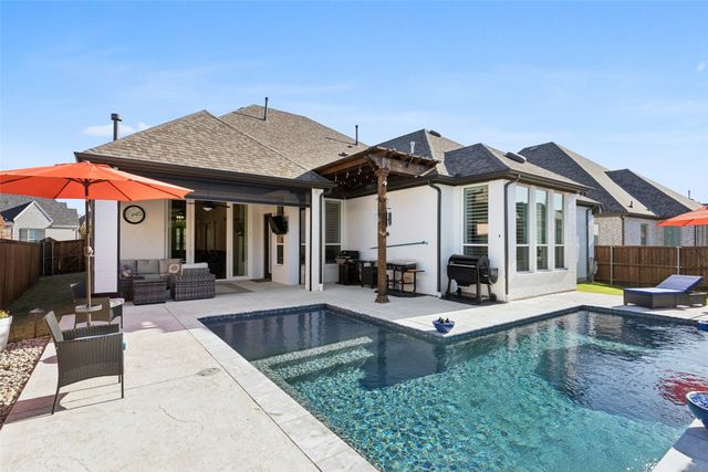 1421 Bluestem Drive, Aubrey, TX 76227