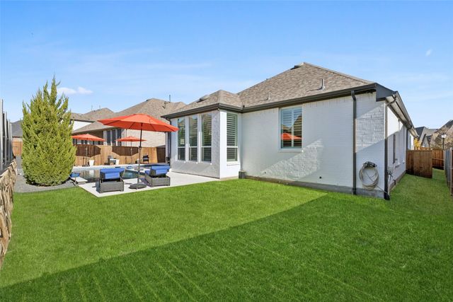 1421 Bluestem Drive, Aubrey, TX 76227