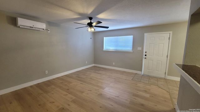 516 Gentleman Rd Apt 15, Balcones Heights, TX 78201