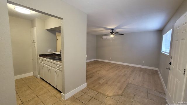 516 Gentleman Rd Apt 15, Balcones Heights, TX 78201