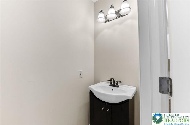 224 Park Ridge Drive, Forks Twp, PA 18040