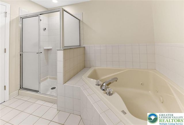 224 Park Ridge Drive, Forks Twp, PA 18040