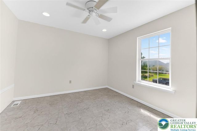 224 Park Ridge Drive, Forks Twp, PA 18040