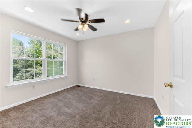 224 Park Ridge Drive, Forks Twp, PA 18040